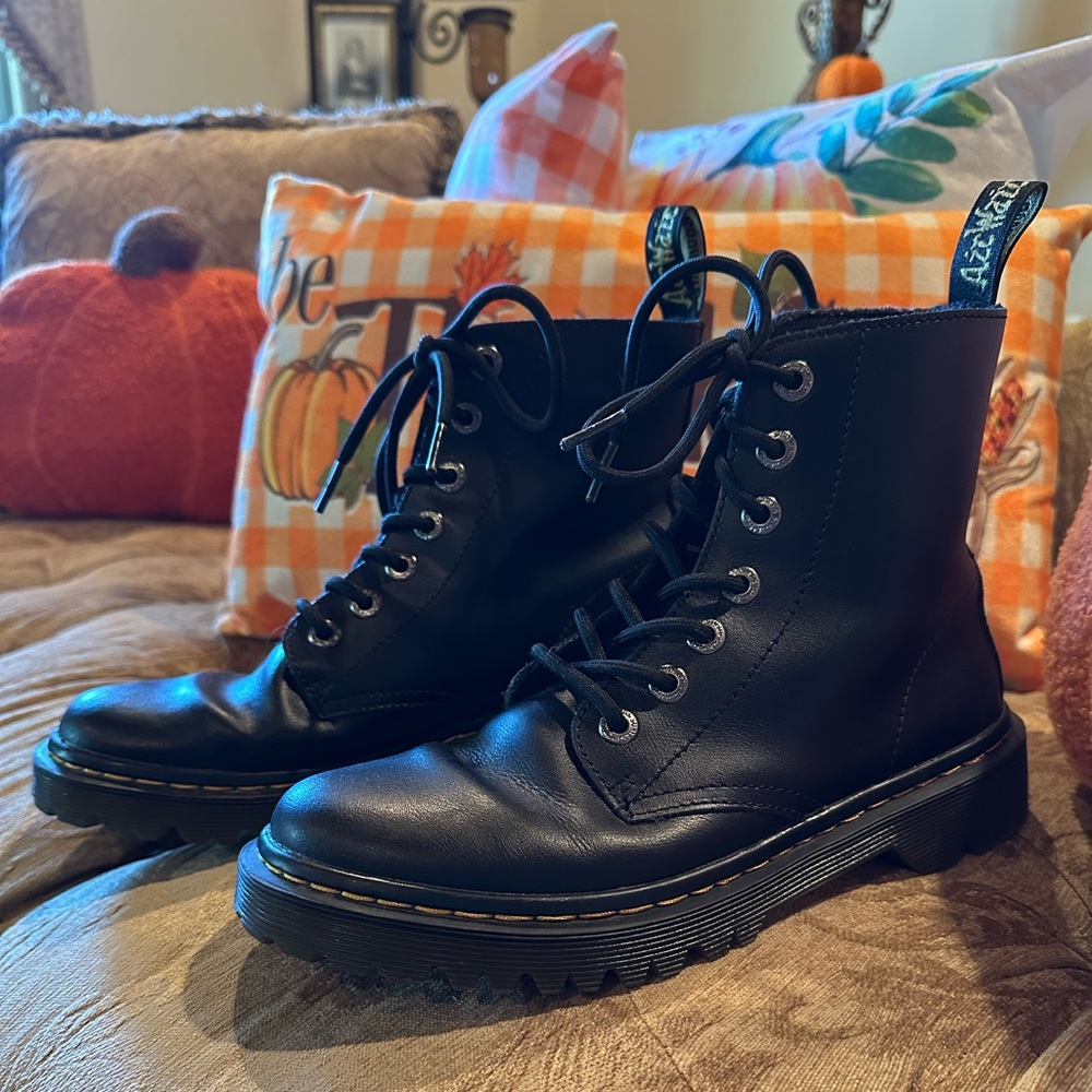 Brand New No Box Lace Up Dr. Martens!